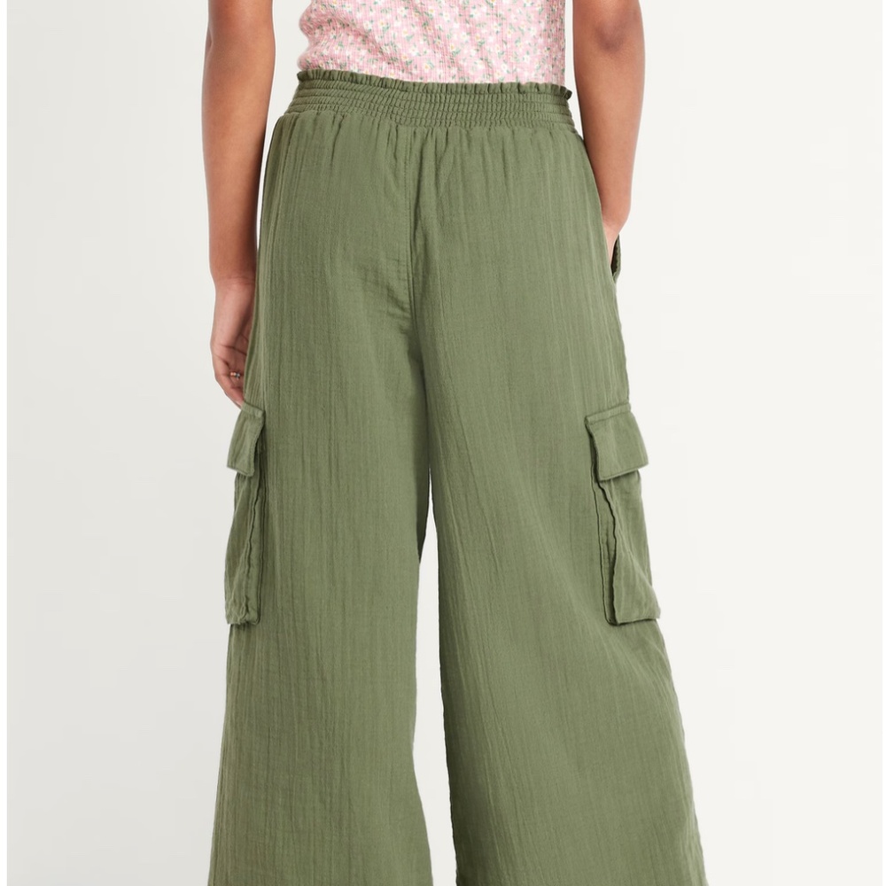 Old Navy Olive Cargo Pants - Picture 2 of 10
